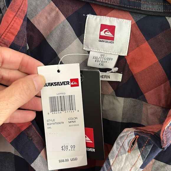 Timmy Bahama Relax button down pinstripe chambray shirt. Size Large - Picture 2 of 4